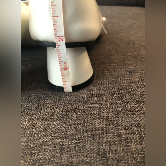 Cream Patent Mary Janes Size 10M - Picture 11 of 12